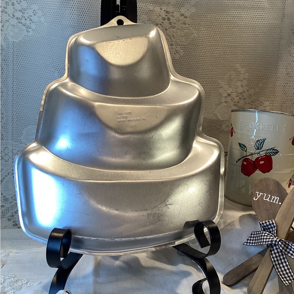 Wilton Happy Birthday Topsy Turvy Cake Pan 2105-4946